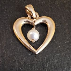 Extremely Rare And Retired James Avery gold heart pendant With Pearl